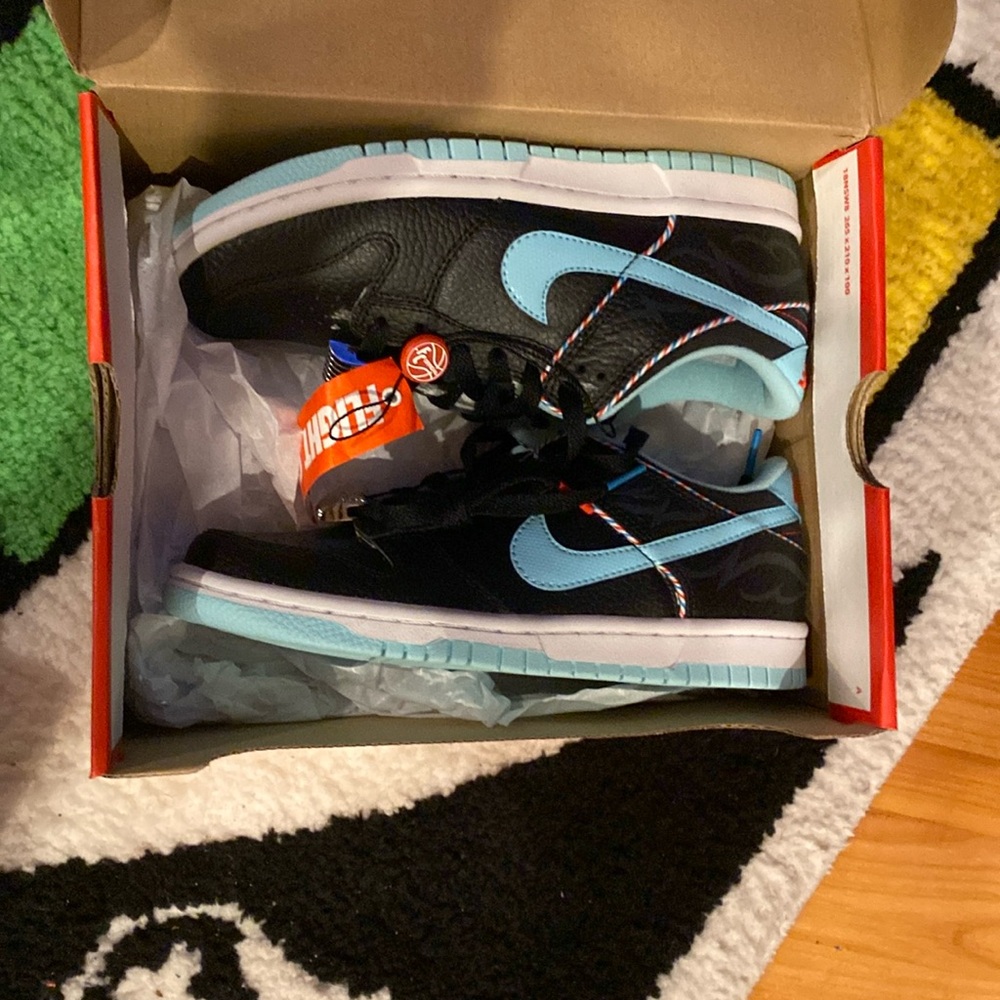 Dunk low barbershop (black) color way brand new with OG box and tags SIZE 4